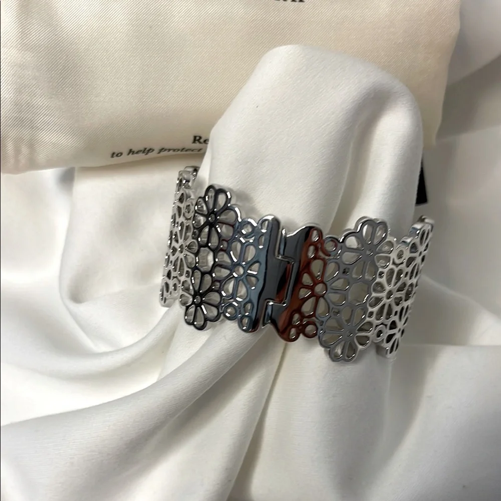 Kate Spade Silver Floral Cutout Bracelet 7” NWT - Picture 4 of 11